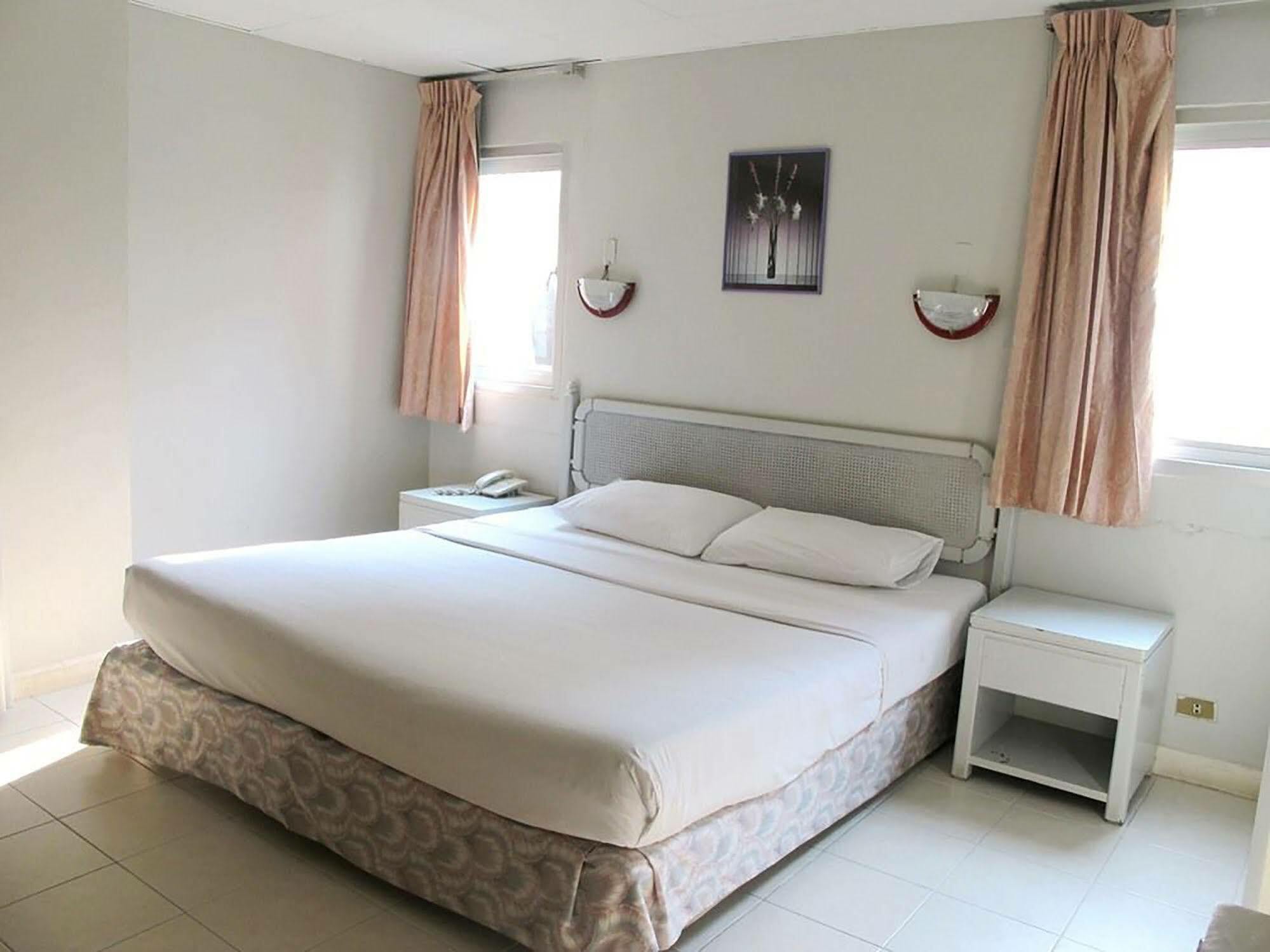 Diamond Beach Hotel Патая Екстериор снимка