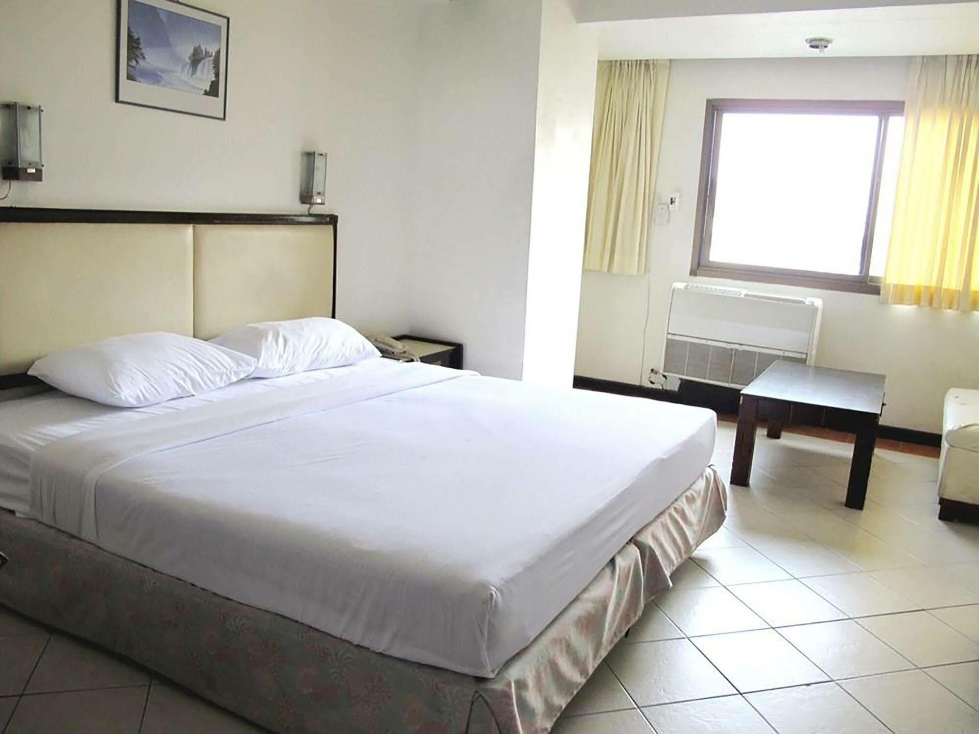 Diamond Beach Hotel Патая Екстериор снимка