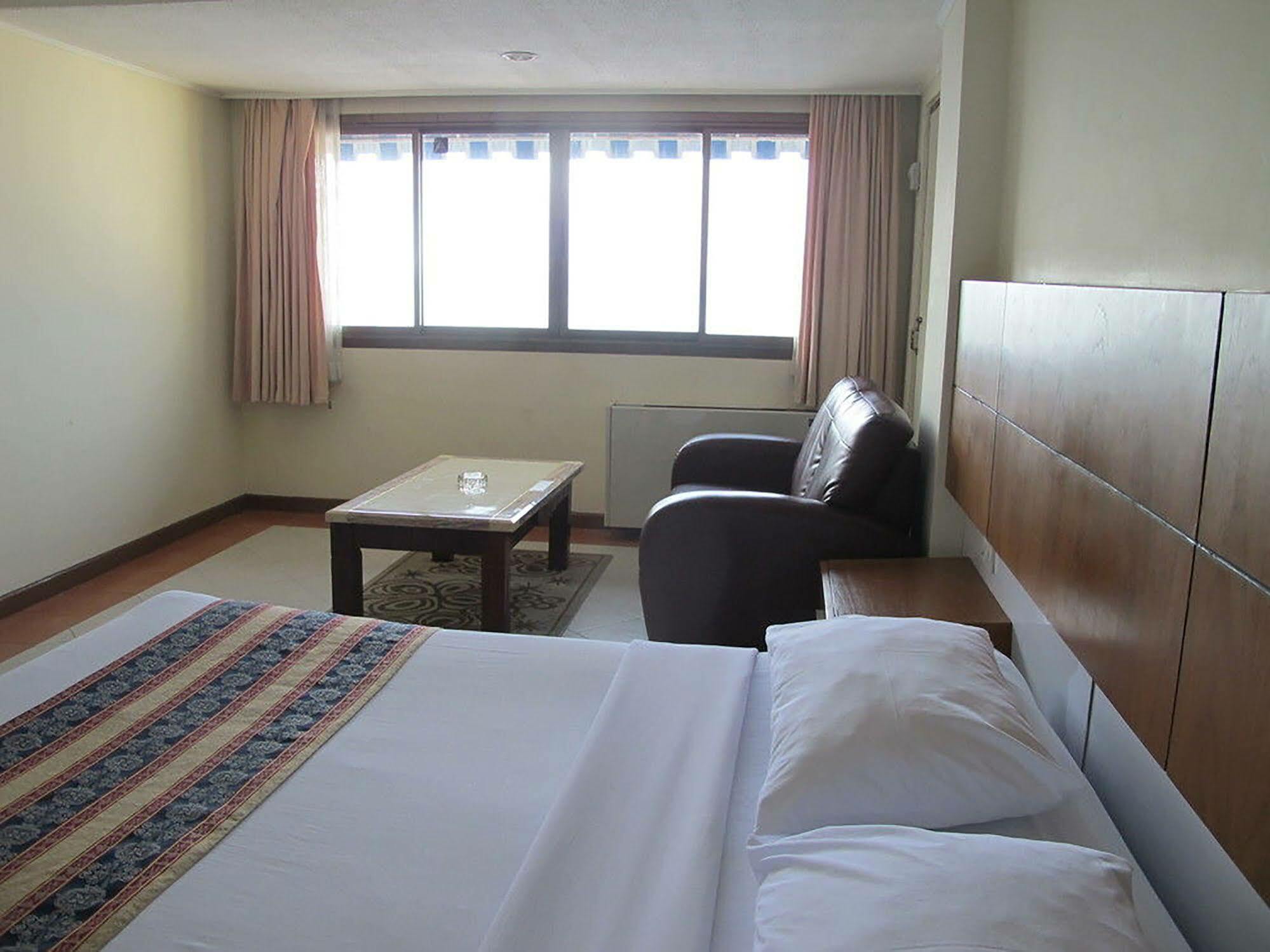 Diamond Beach Hotel Патая Екстериор снимка